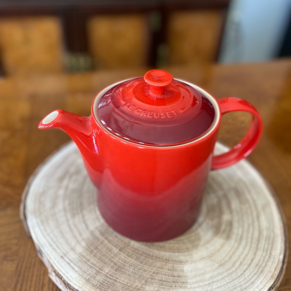 COPY - Cherry Le Creuset Grande 1.3 Liter Tea Pot - Picture 3 of 4